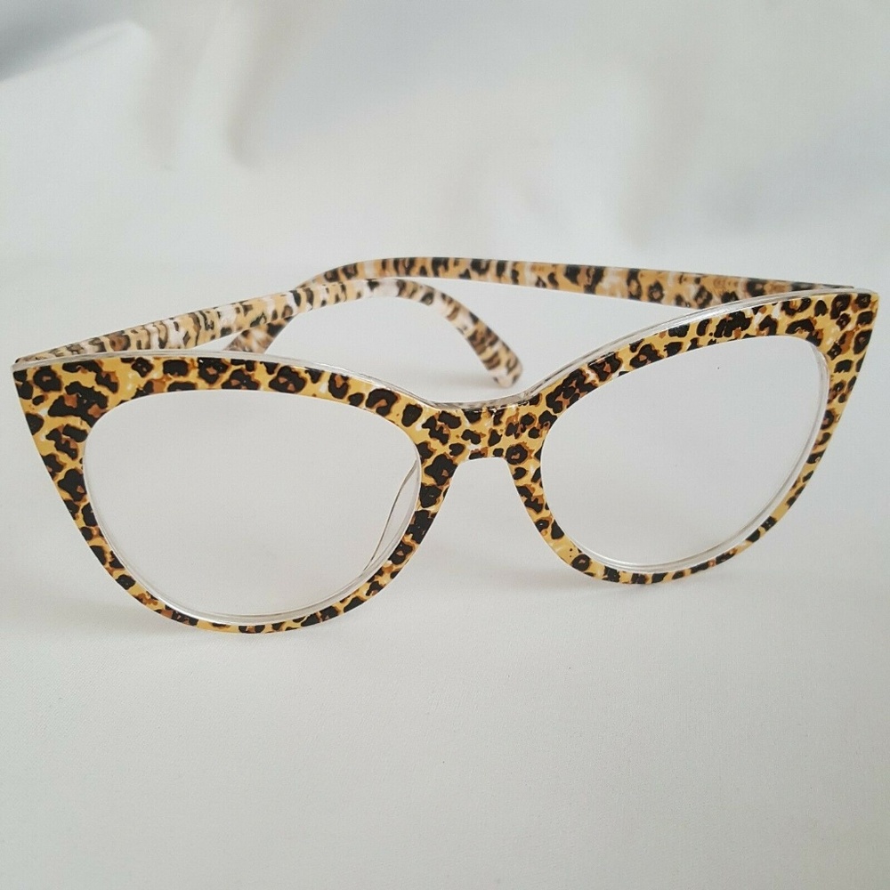 +2.00 Animal Print  Betsey Johnson Readers Glasses - Picture 2 of 5